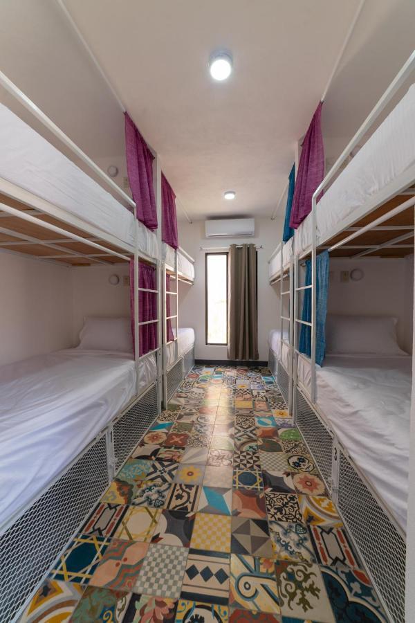 New Friends Hostel & Bar Adults Only فالادوليد المظهر الخارجي الصورة