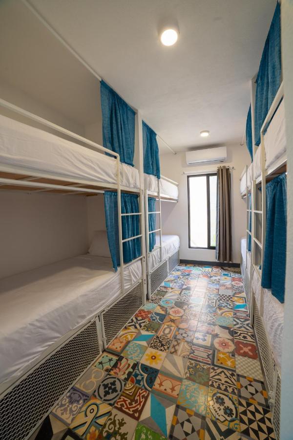 New Friends Hostel & Bar Adults Only فالادوليد المظهر الخارجي الصورة