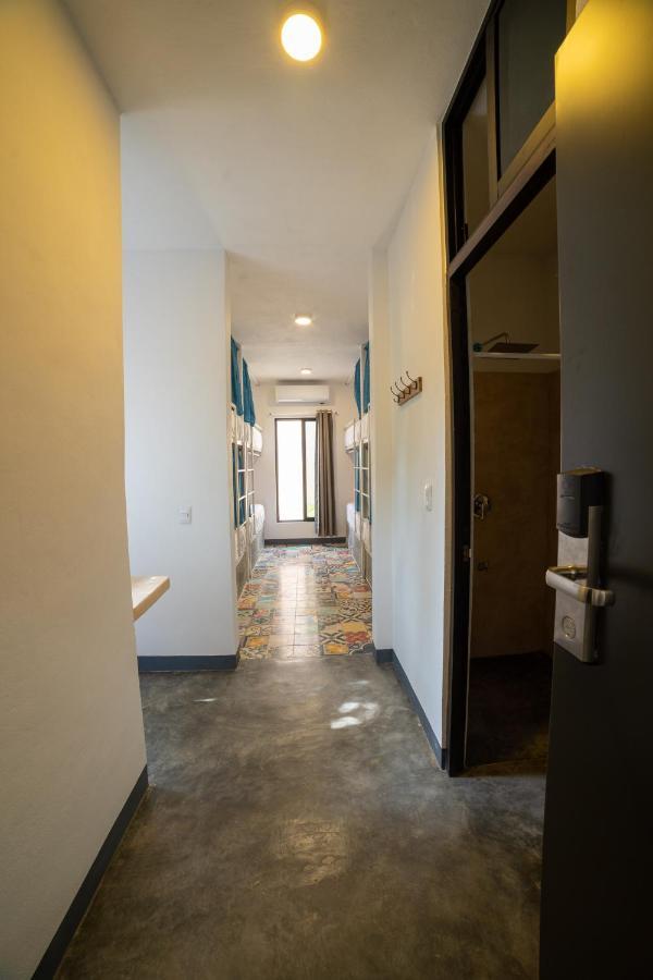 New Friends Hostel & Bar Adults Only فالادوليد المظهر الخارجي الصورة