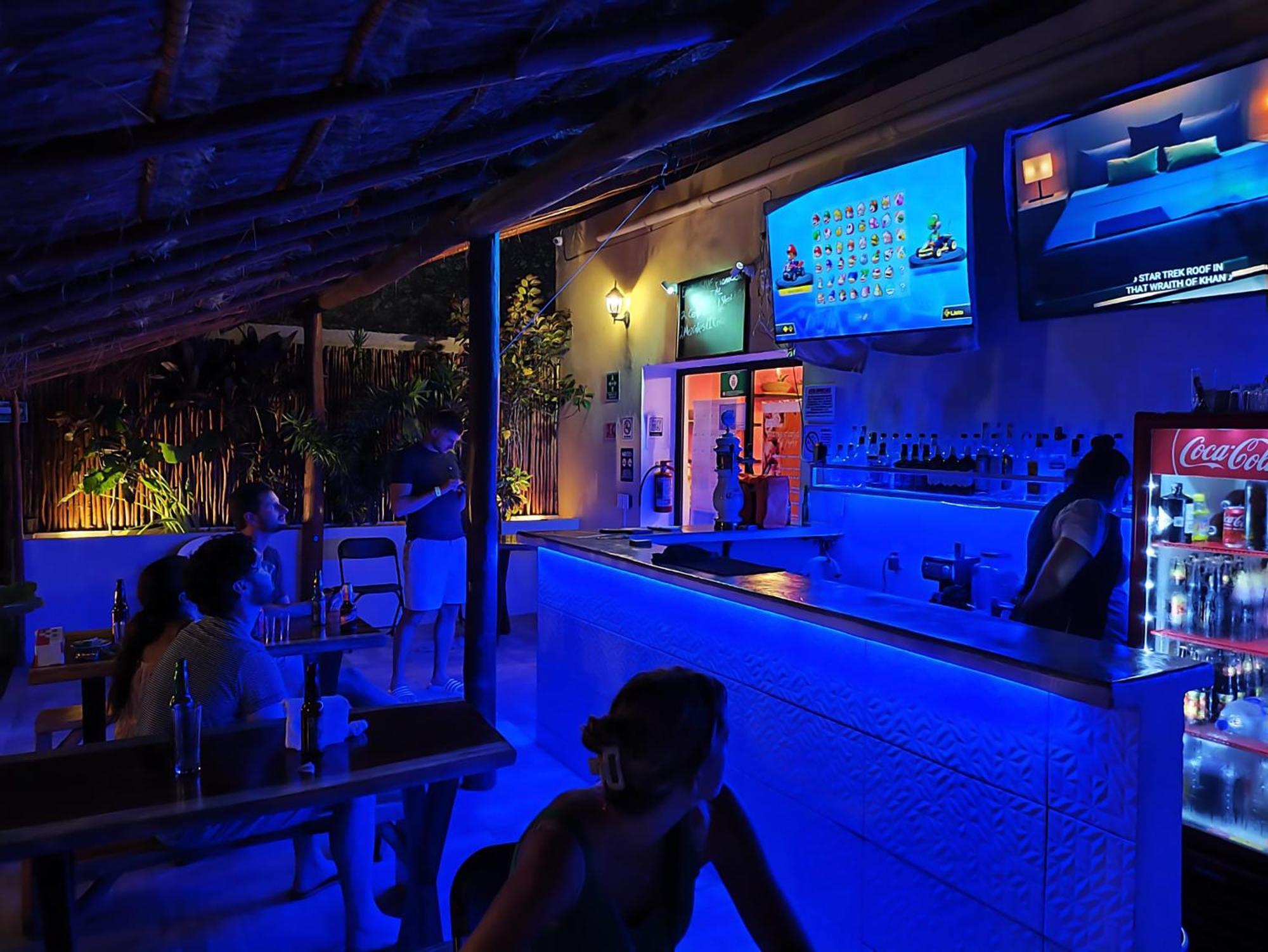 New Friends Hostel & Bar Adults Only فالادوليد المظهر الخارجي الصورة